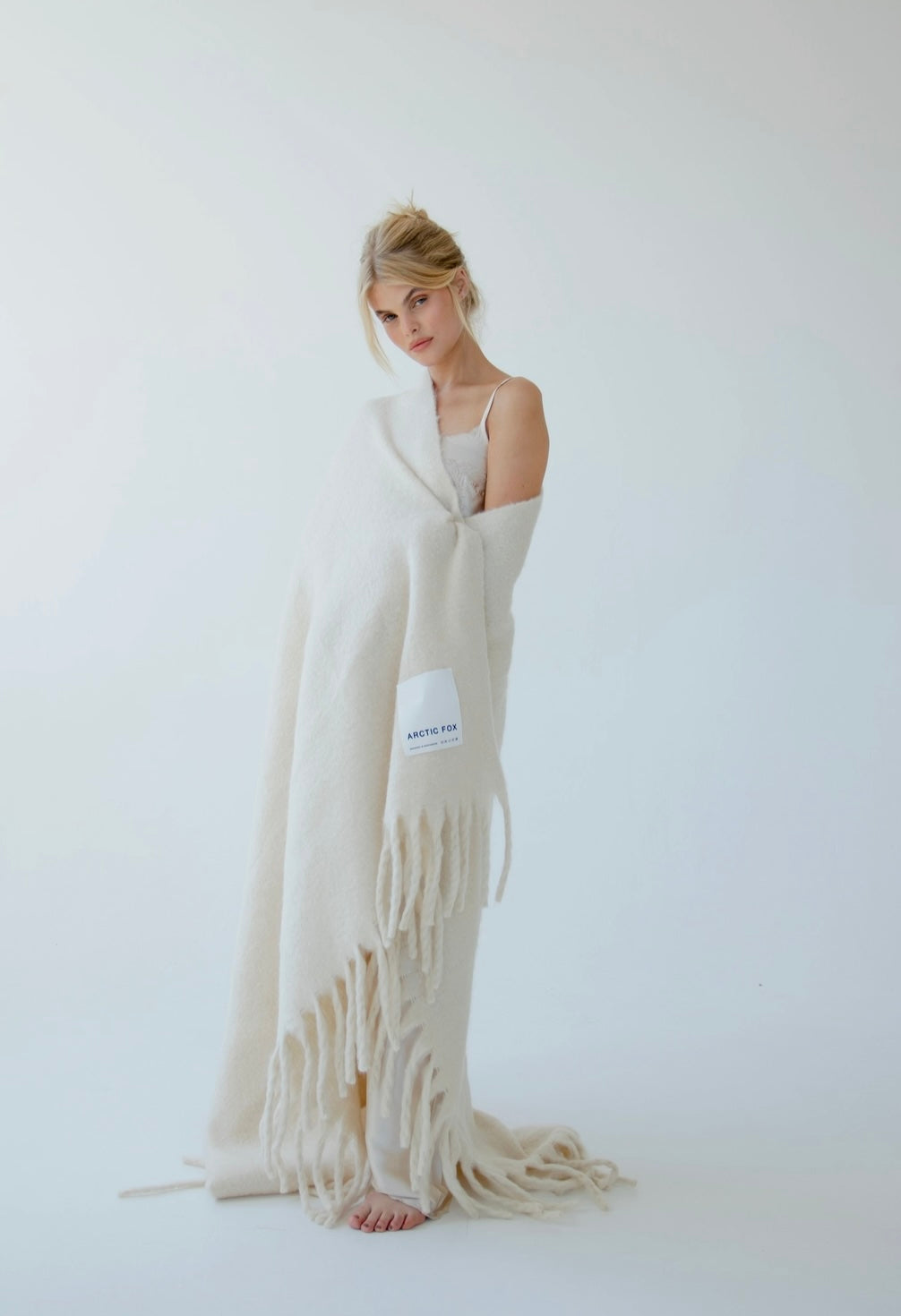 The Reykjavik Throw - Tokyo Lights- ARCTIC FOX & co